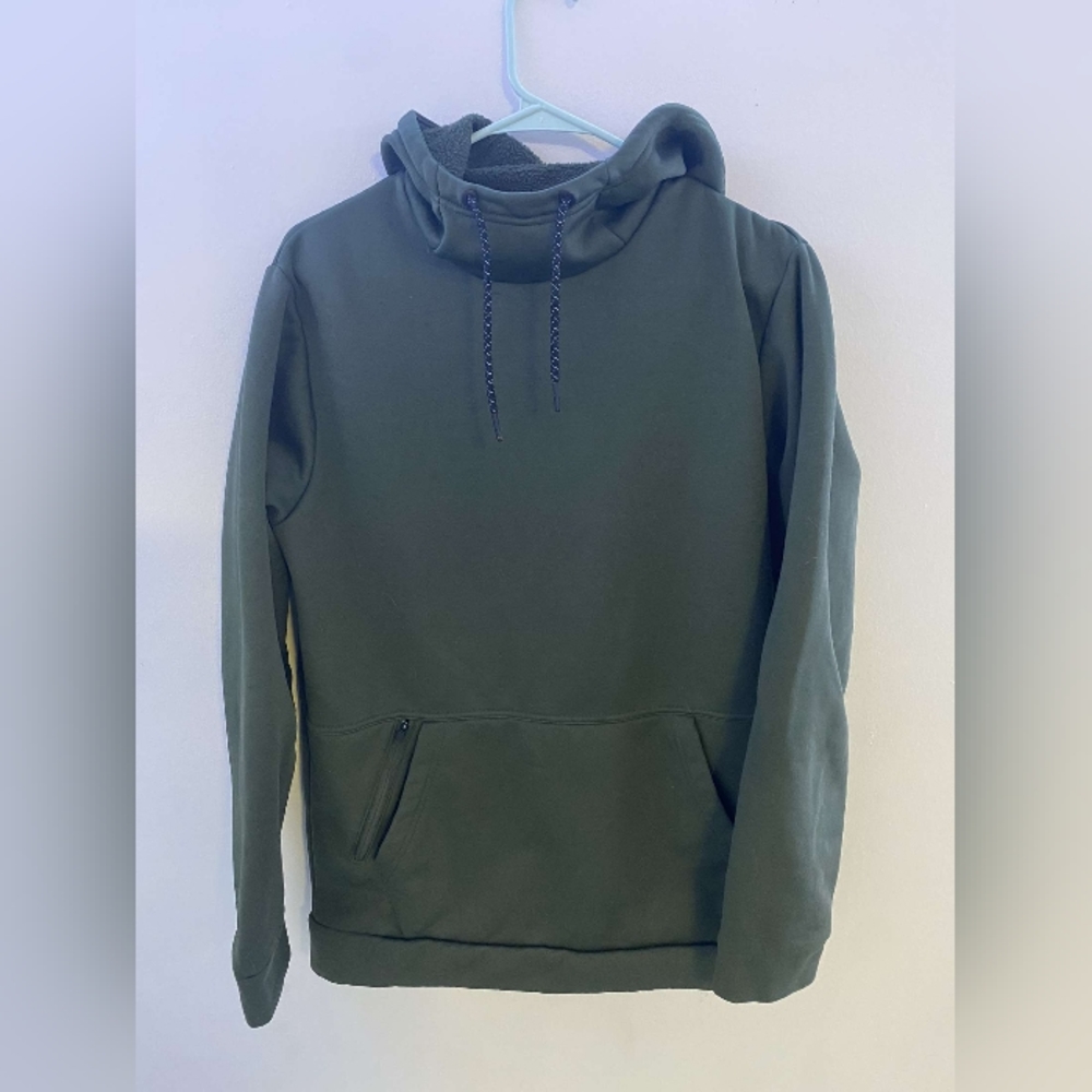A nice hoodie, good quality and was warm.